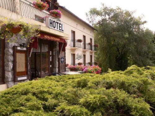 Hotel Le Castelet Ax-les-Thermes Exteriör bild