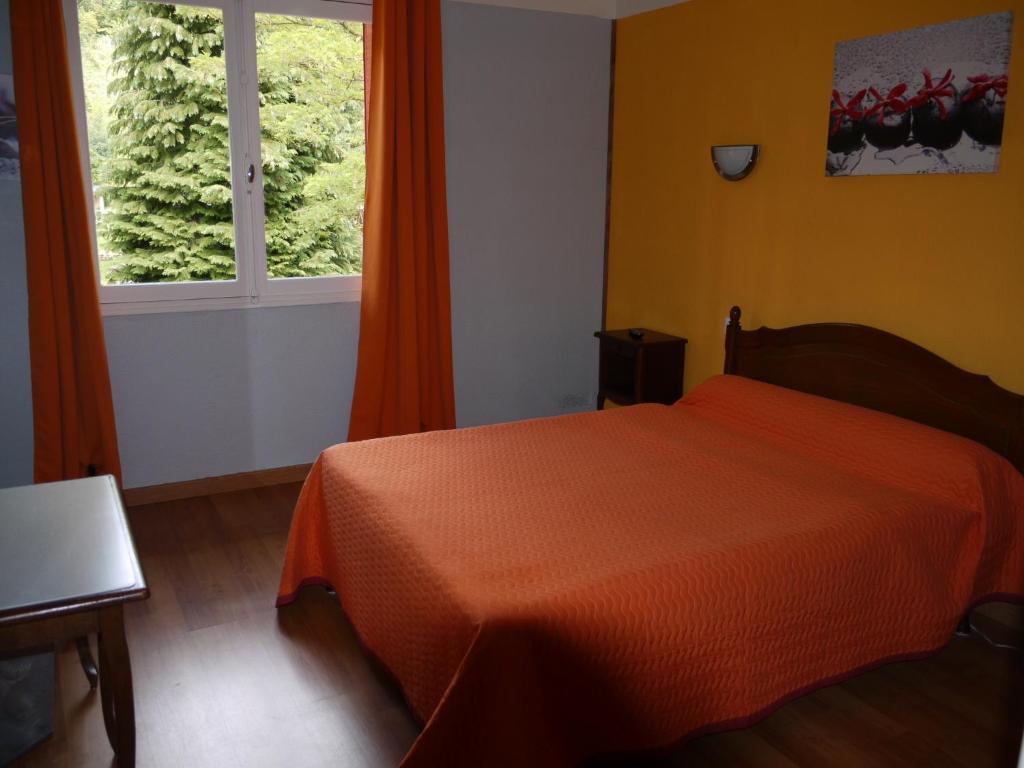 Hotel Le Castelet Ax-les-Thermes Rum bild